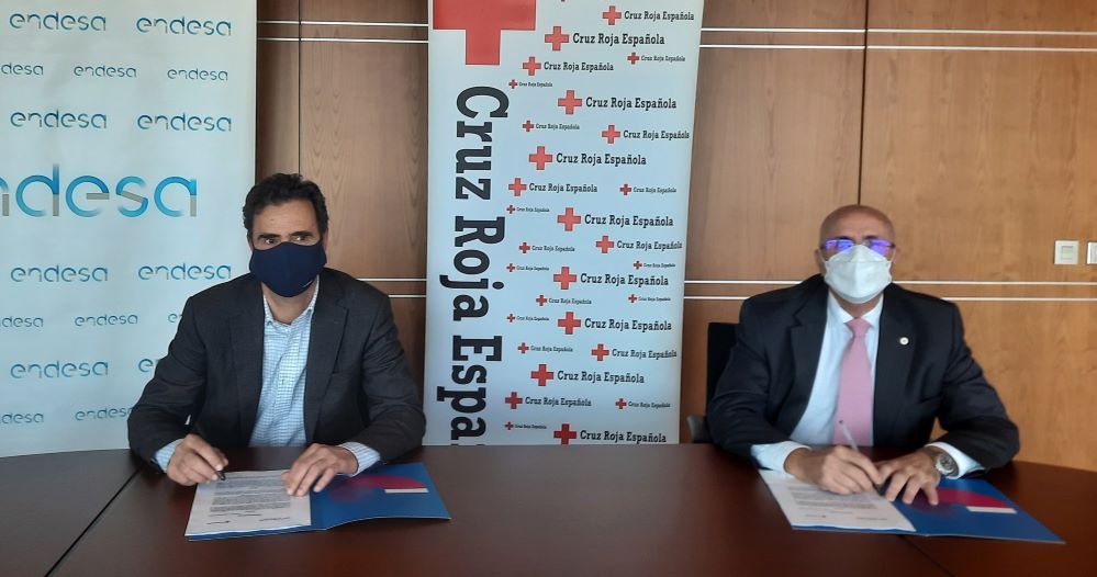 Endesa y Cruz Roja firman un convenio para favorecer la inserción laboral de desempleados en las islas