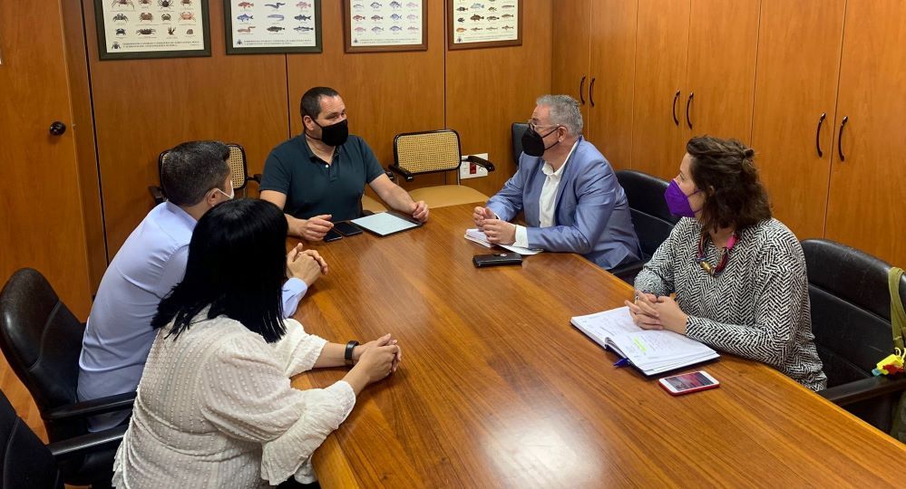 El PSOE de La Gomera trasladan al Director General de Pesca del Gobierno de Canarias las demandas del sector