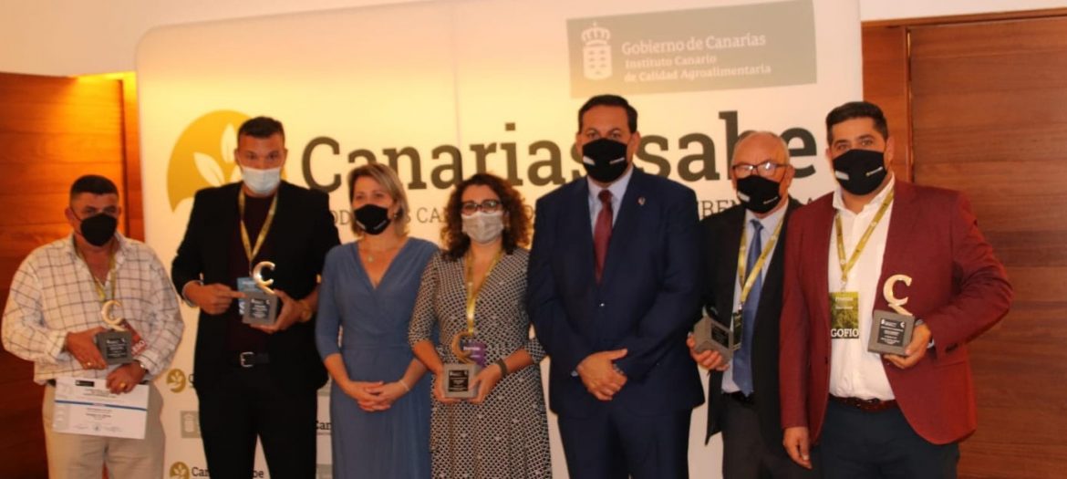 El gofio de trigo y millo, de Gofio Gomero recibe su galardon en los premios del Concurso Oficial Agrocanarias 2021