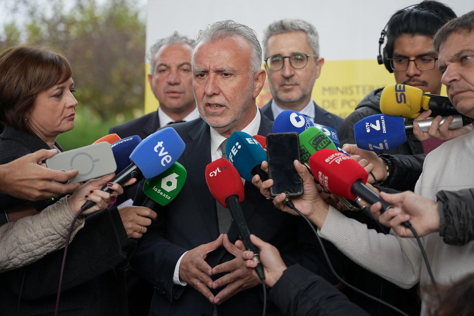 El PSOE presenta a los sindicatos y agentes sociales su decreto para la transformación socioeconómica de Canarias